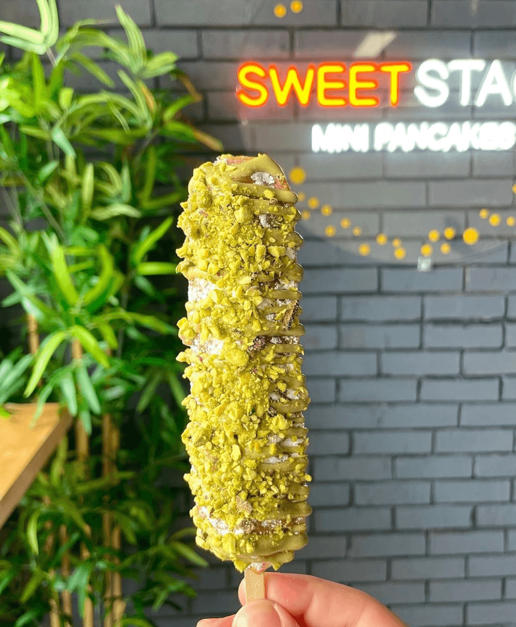 Waffle sticks with dip