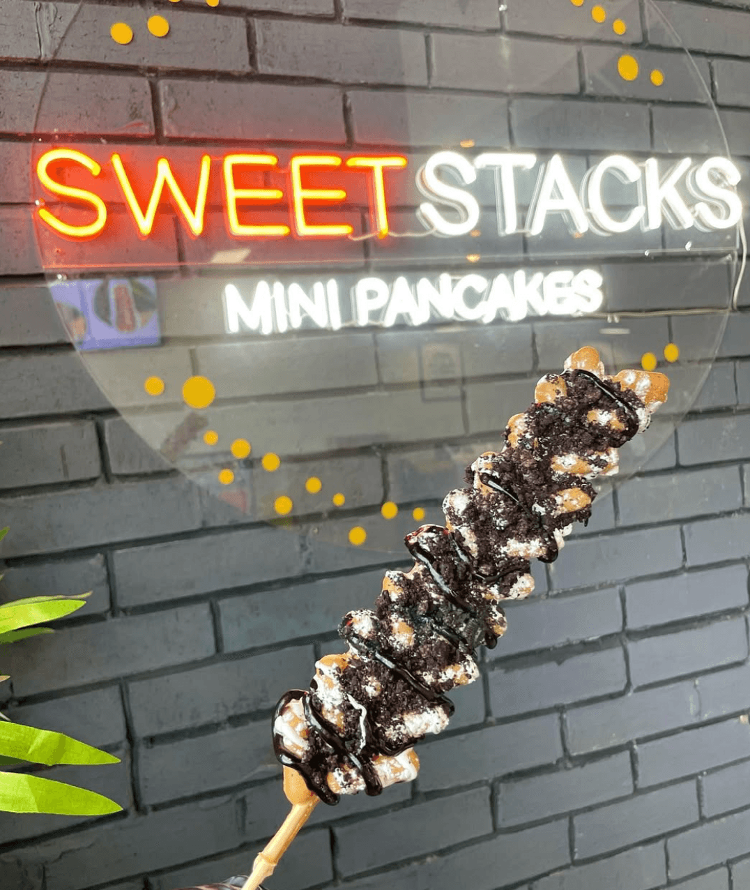 Waffle sticks and sauces